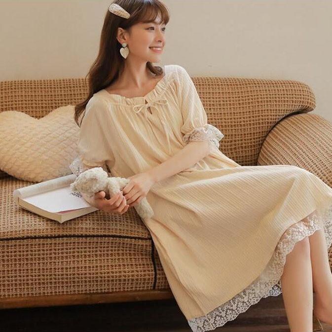 【素材】： 綿100％【カラー】：ベージュ、ブルー、ピンク【サイズ】：（約）*着丈：95cm(M) 100cm(L) 105cm(XL)*バスト：98cm(M) 102cm(L) 106cm(XL)*