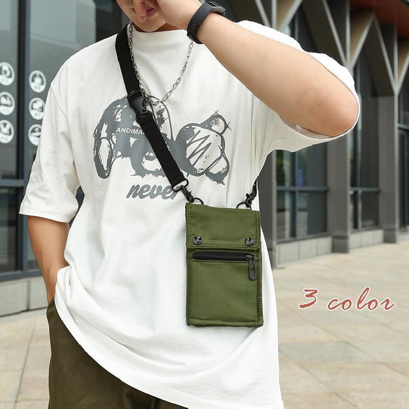 【サイズ】横13cm/縦20cm/厚み2cm--【素材】ポリエステル、その他--ちょっとしたお出かけにスマホやICカードをいれるのに最適です。シンプルなデザインなのでいろいろなシーンでお使いいただけま
